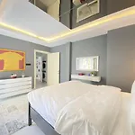 Delightful Apartment With Backyard And Bosphorus View In Uskudar